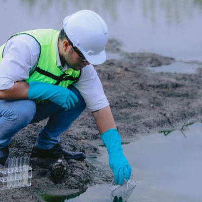 Contractor analyzes groundwater contamination at a construction site